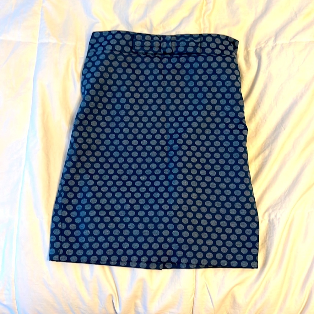 LOFT, size 0, blue polka dot pencil skirt